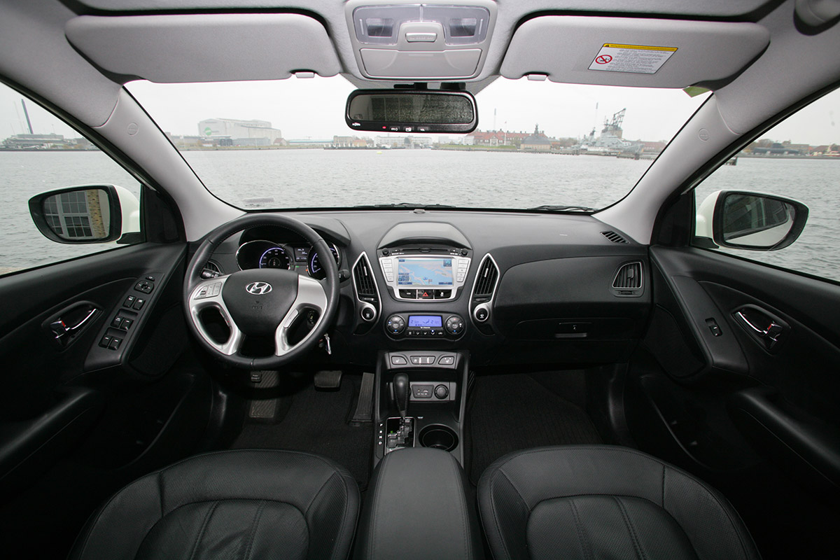 https://h2.live/wp-content/uploads/2021/01/Wasserstoffauto-Hyundai-ix35-fuelcell-cockpit.jpg
