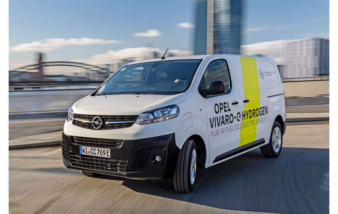 Erster Opel Vivaro-e HYDROGEN startet jetzt in die Wasserstoff-Zukunft 